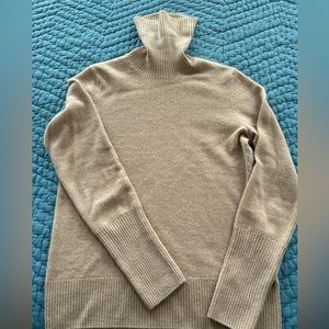 Aqua brand from Bloomingdale’s cashmere turtleneck
